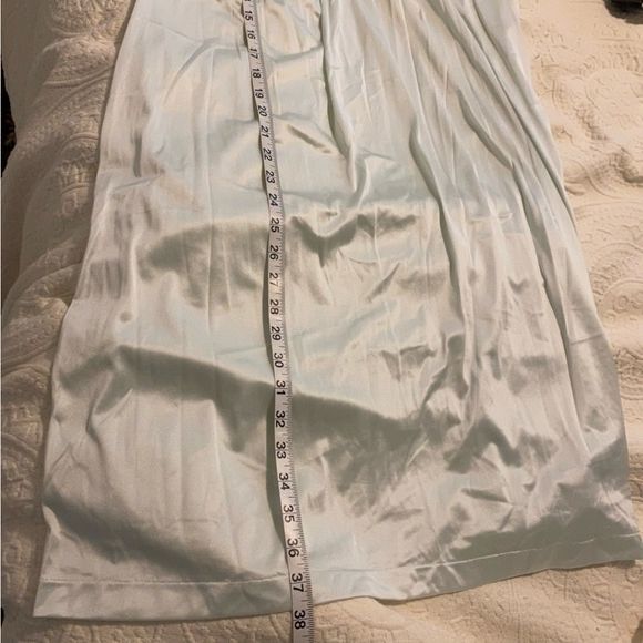 Vanity Fair Size Medium 80s Light Green Lace Dainty Modest Mini Night Gown - Picture 7 of 7